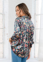 Load image into Gallery viewer, Holiday Floral Top